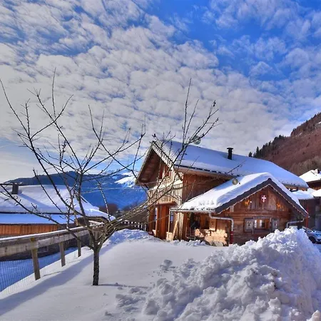 Chalet La R'mise C04 Holiday 3 Chalet *